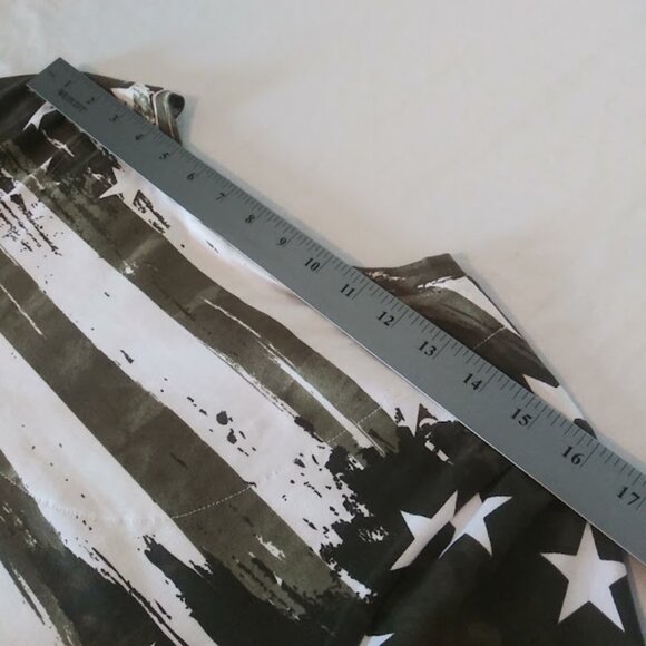 Denim & CO women's size M Olive green and white American flag print top - Picture 10 of 13